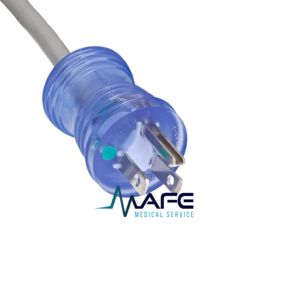 Conector NEMA 5-15P de grado hospitalario, de color azul translúcido, parte de un cable de alimentación eléctrica de 3 metros para uso médico.