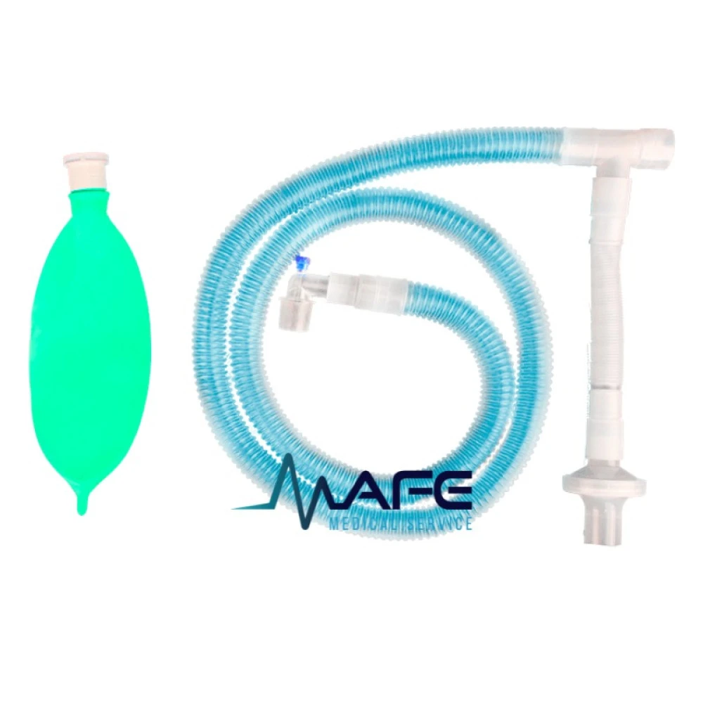 Circuito coaxial para anestesia desechable, de color azul, con bolsa de reinhalación verde y conectores estándar, para su uso en quirófano.